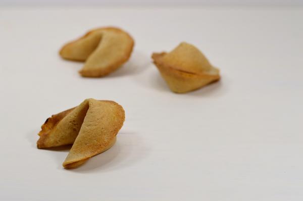 How to ask her to be my girlfriend in an original way - Make a personalized fortune cookie