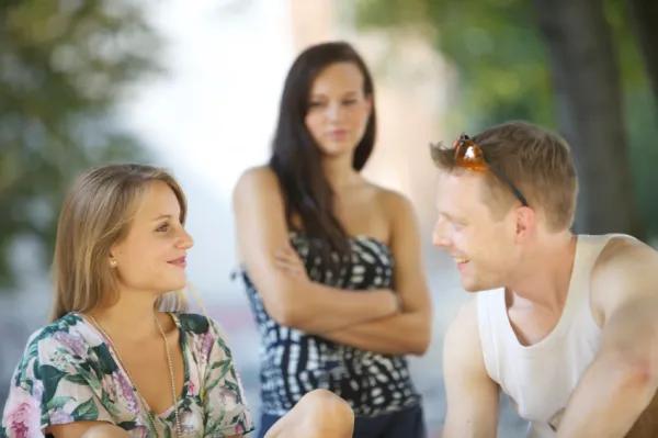 Signs of attraction between friends - Envy or discomfort in your romantic relationships