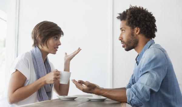 How to control anger and anger with my partner - Be more assertive