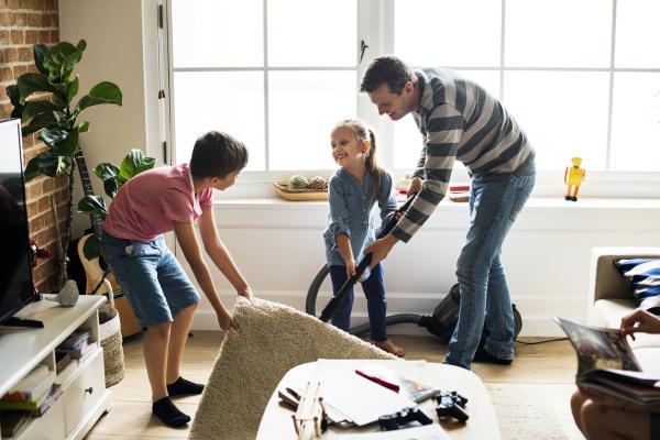 How to agree on household chores with your partner - Members who live together in the home