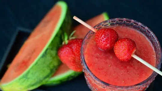 Watermelon 10 properties and benefits of this summer fruit