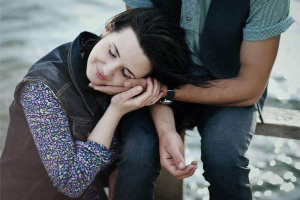 Causes and symptoms of emotional dependence in a couple - Romantic love as a cause of emotional dependence 