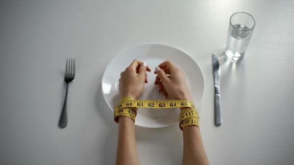 Differences between anorexia and anorexia nervosa - Type of population