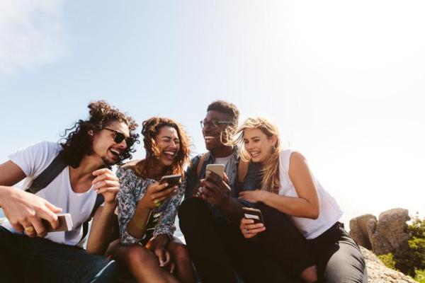 How to distract your mind after a breakup - Take advantage of your social life