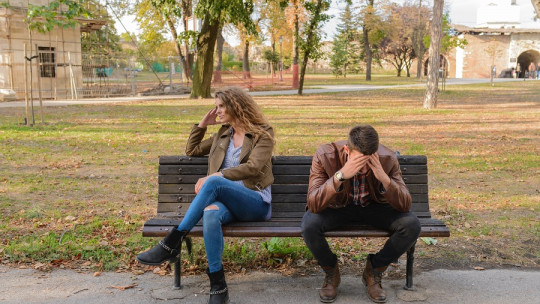 Mistrust in a Relationship: 11 Ways it Hurts Us