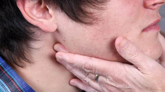 Swollen Lymph Nodes: Causes and Warning Symptoms