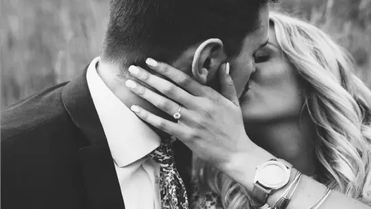 ​The 9 benefits of kisses according to science