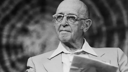 30 Phrases from Carl Rogers, the Humanistic Psychologist