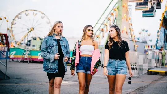 Boys Improve Their Grades if They Share Class with Many Girls Boys Improve Their Grades if They Share Class with Many