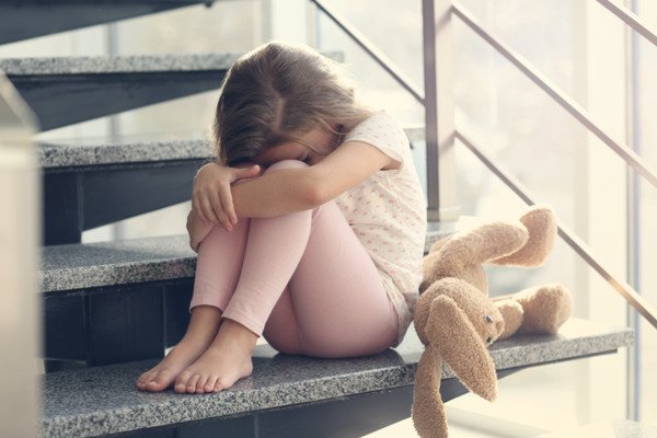 10 Signs of Childhood Depression: What Are the Causes and