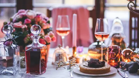 11 mistakes to avoid making at the company dinner