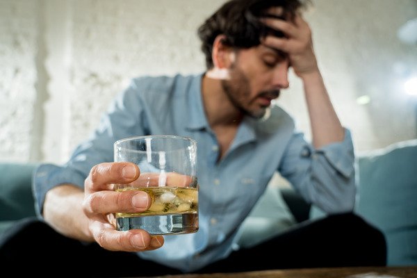 How to Quit Alcohol? 11 Effective Methods and 9 Benefits