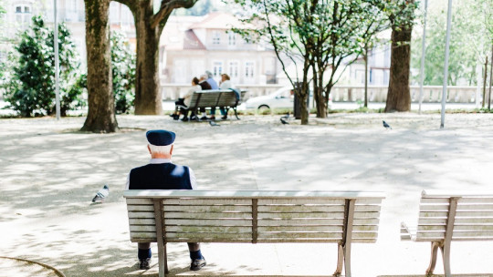 3 Signs That an Older Person Feels Lonely