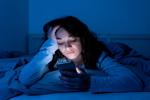 5 Signs of Social Media Addiction: When is it a