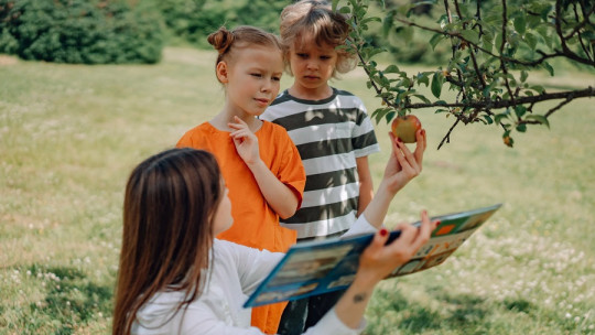 7 Tips to Encourage Reading in Young Children