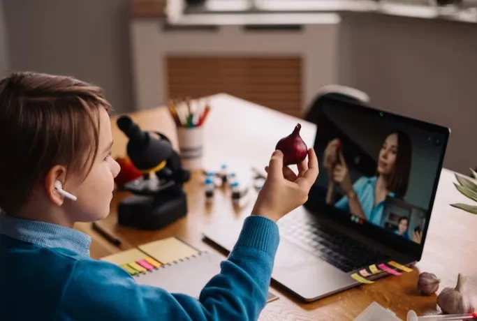Are online and blended learning environments as effective as classrooms?