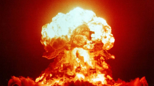 Atomosophobia (fear of a Nuclear Explosion): Symptoms, Causes, Treatment