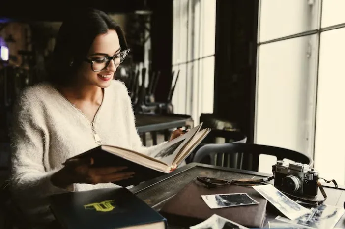 Biography and Autobiography — The Literature of Real Lives