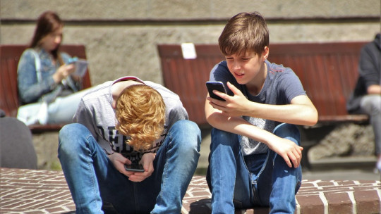 Do you know how to get your children to get off their cell phones?