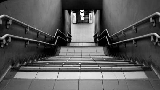 Fear of Stairs (batmophobia): Symptoms, Causes and Treatment