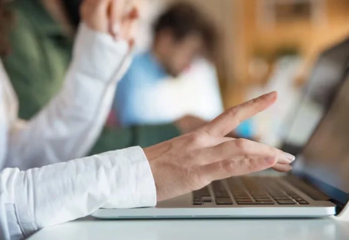 Follow Confidentiality and Professional Ethics Online