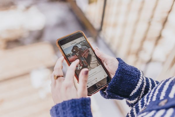 From ghosting to orbiting in social networks