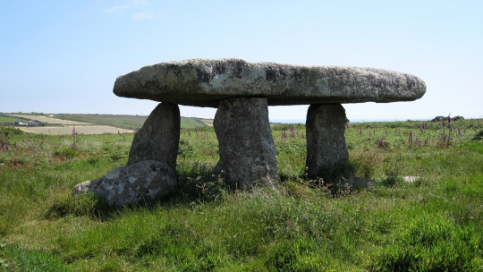 Funeral rituals in the stone age