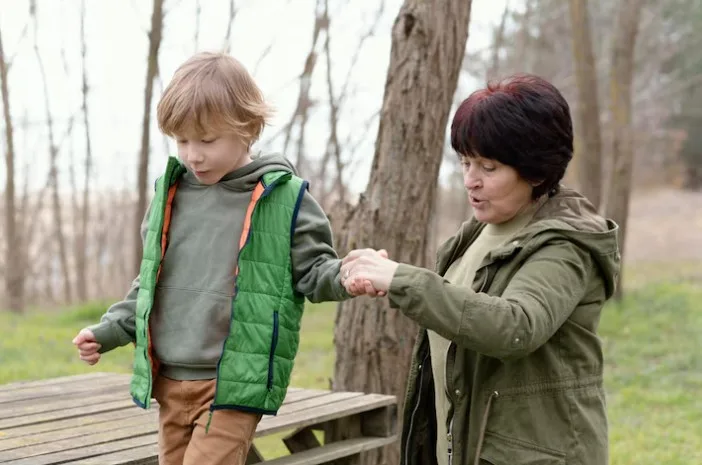 How Can You Support Your Son's Interest Without Enabling Unhealthy Patterns?
