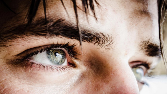 How stress affects the eyes