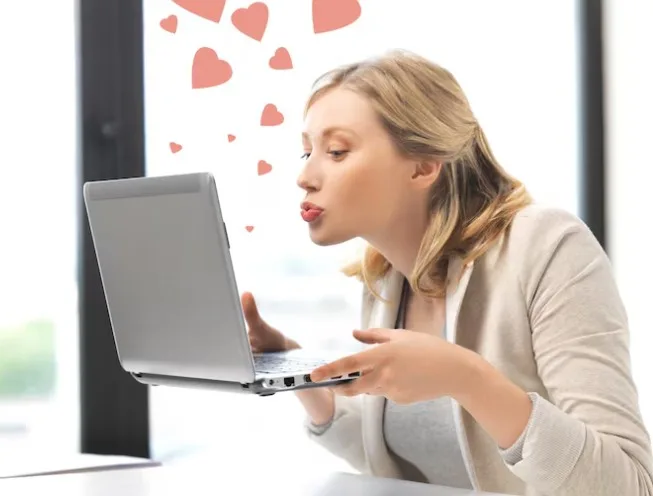 How to Start Better Conversations on Dating Websites