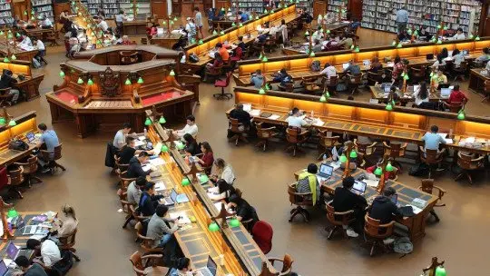 Impostor Syndrome in University: Its Effects and Characteristics Impostor Syndrome in University: Its Effects and Characteristics