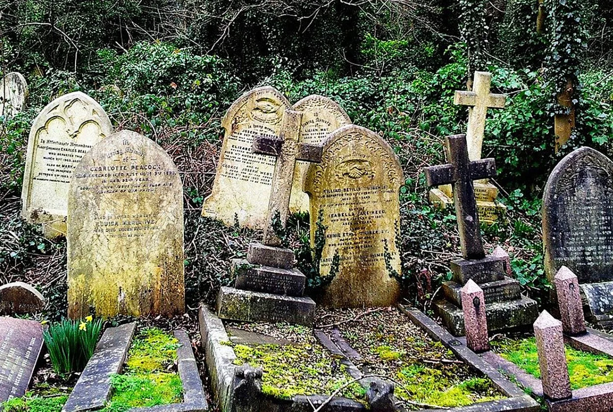 La Apuesta del Cementerio (The Cemetery Bet)