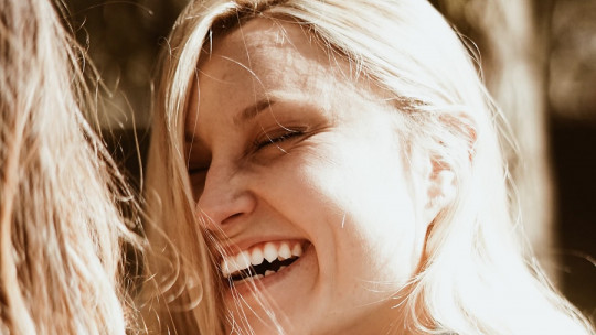 Laughter Therapy and Women: 5 Reasons Why This Technique Empowers