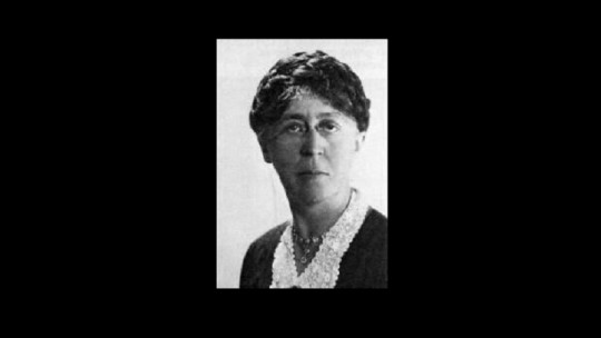 Mary Parker Follett: Biography of This Organizational Psychologist