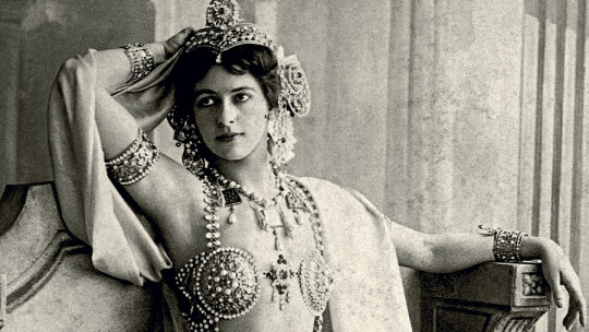 Mata Hari: Biography of This Famous and Enigmatic Spy