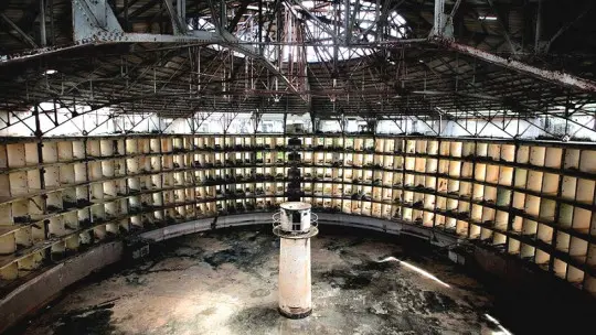 Michel Foucaults theory of the panopticon