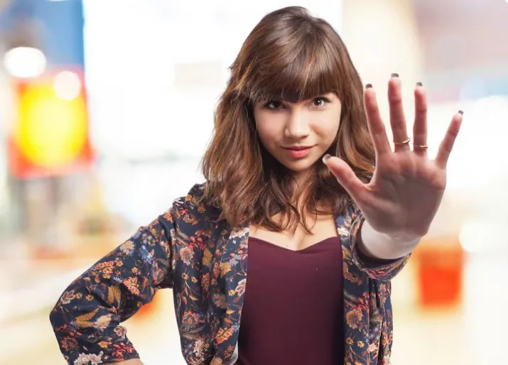 The 10 Signs to Identify and Neutralize a Toxic Person