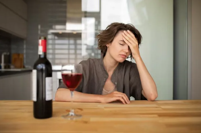 What Are the Early Signs and Timeline of Alcohol Withdrawal?