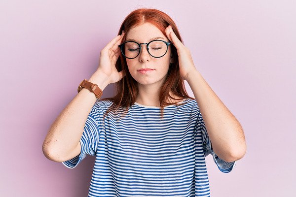 Am I Stressed? 11 Signs and Symptoms of Those Who