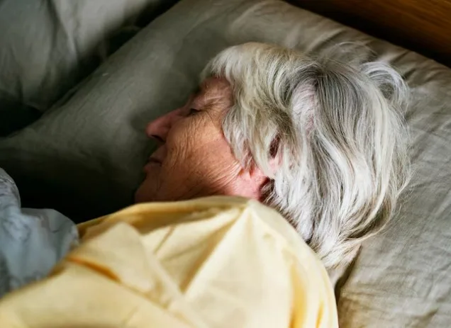 How Do You Recognize the Symptoms of Hypersomnia in Elderly People?