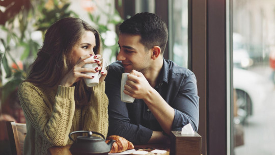 How to Communicate Better in a Relationship: 9 Tips