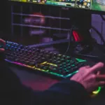 Addiction to Online Video Games: Characteristics, Symptoms and Causes