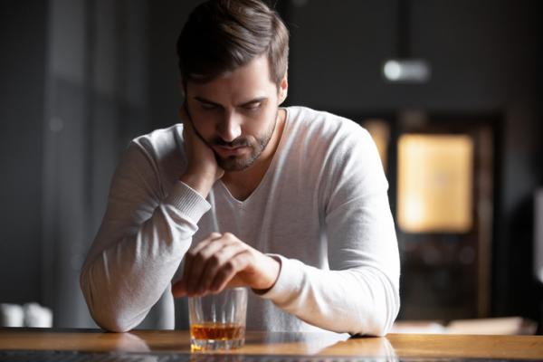 Drunkorexia: what it is, symptoms, causes and treatment