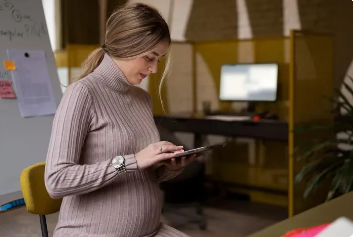 How Does the Default Mode Network Change During Pregnancy?