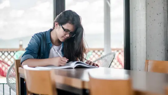 How to Be a Better Student: 10 Effective Tips