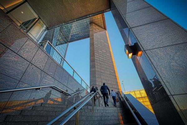 What does it mean to dream about climbing stairs?