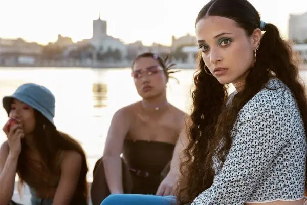 I Play Dumb but I Realize Everything: Causes and Consequences