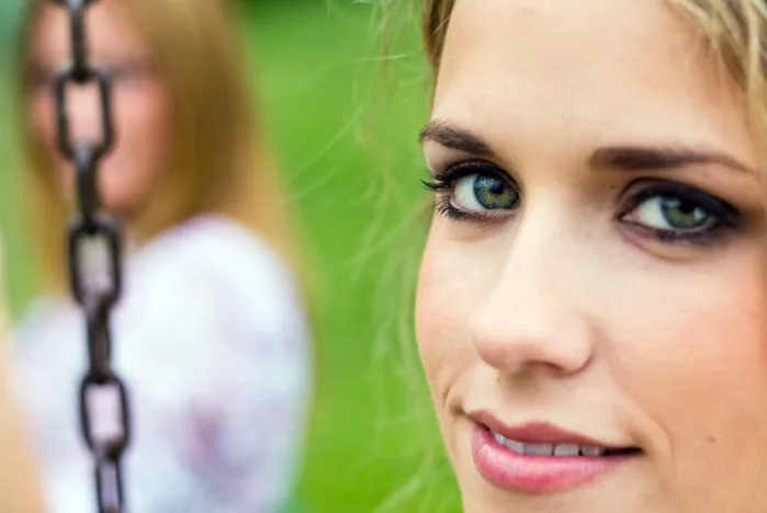 Strategic Eye Contact: Sustained but Not Fixed