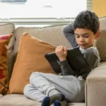 Screen Use Affects Vocabulary Development in Childhood