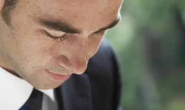 How to Help a Person Who is Alone How to Help a Person Who is Alone